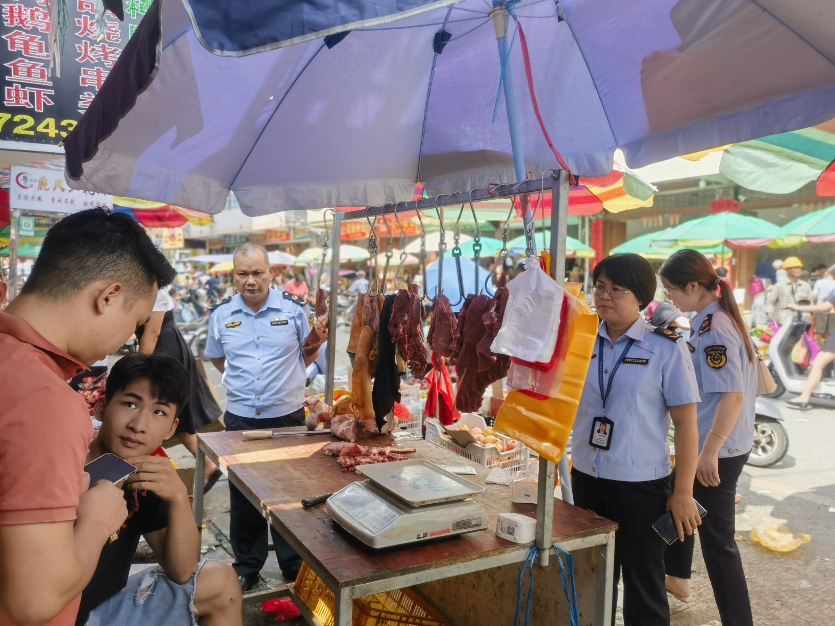 擦亮安全名片 守護(hù)舌尖食安